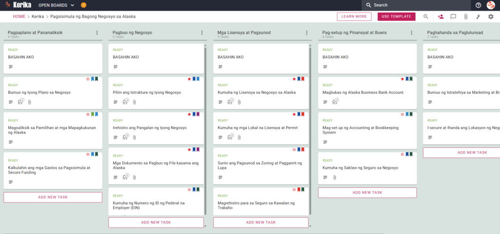Ito ay isang screenshot ng "KerryKino Kanban" board, na nagpapakita ng isang project board na may pamagat na "Pagsisimula ng bagong negosyo sa Alaska". Ang daloy ng trabaho ng board ay ipinapakita mula kaliwa hanggang kanan, na may mga kolum para sa "Pagpaplano at Pananaliksik", "Pagsisimula ng Negosyo", "Paglisensya at Pagsunod sa Regulasyon", "Mga Regulasyon sa Ekonomiya at Pinansyal" at "Paghahanda sa Paglunsad ng Negosyo", na may mga tiyak na listahan ng gawain para sa "Paggawa ng Plano ng Negosyo" at "Pag-aaplay para sa Lisensya sa Negosyo sa Alaska". Inilalarawan ang daloy ng trabaho.